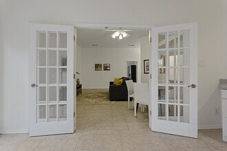 7567 Casburn Ct in Fort Worth, TX - Foto de edificio - Building Photo