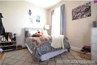 10 Strathmore Rd in Brookline, MA - Building Photo - Building Photo