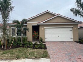 3947 Crosswater Dr in North Fort Myers, FL - Building Photo