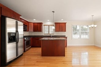 22 School St, Unit 1 in Waltham, MA - Building Photo - Building Photo