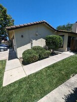 8824 Fox Creek Dr in Stockton, CA - Building Photo