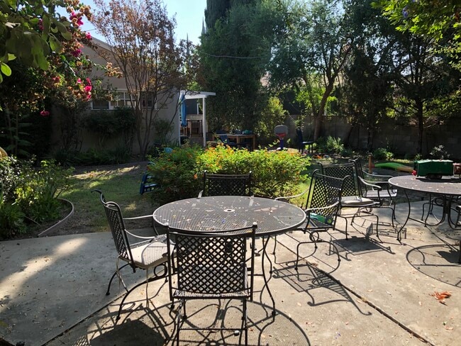 property at 5507 Noble Ave