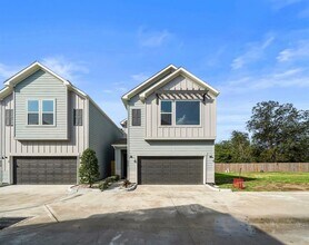 8119 Esther Acres Ln in Houston, TX - Building Photo - Building Photo