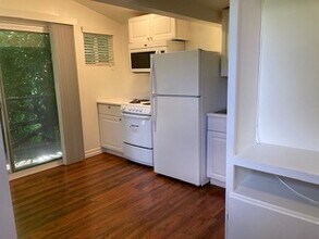11049 Kling St in Los Angeles, CA - Foto de edificio - Building Photo