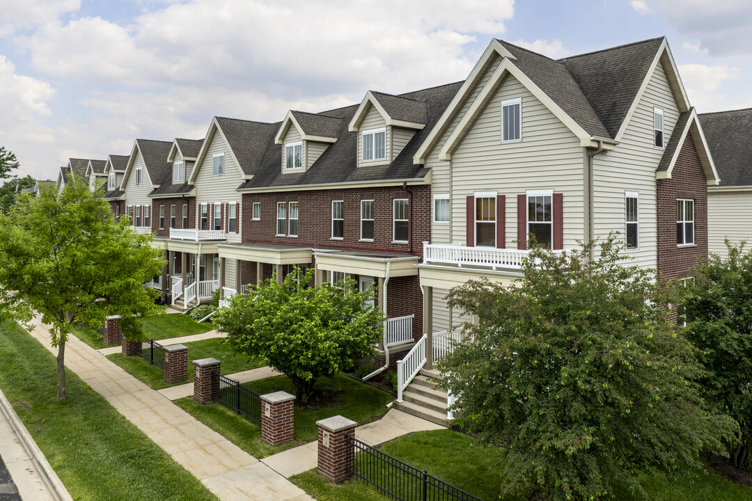 51-87 S Gardens Way in Fitchburg, WI - Building Photo