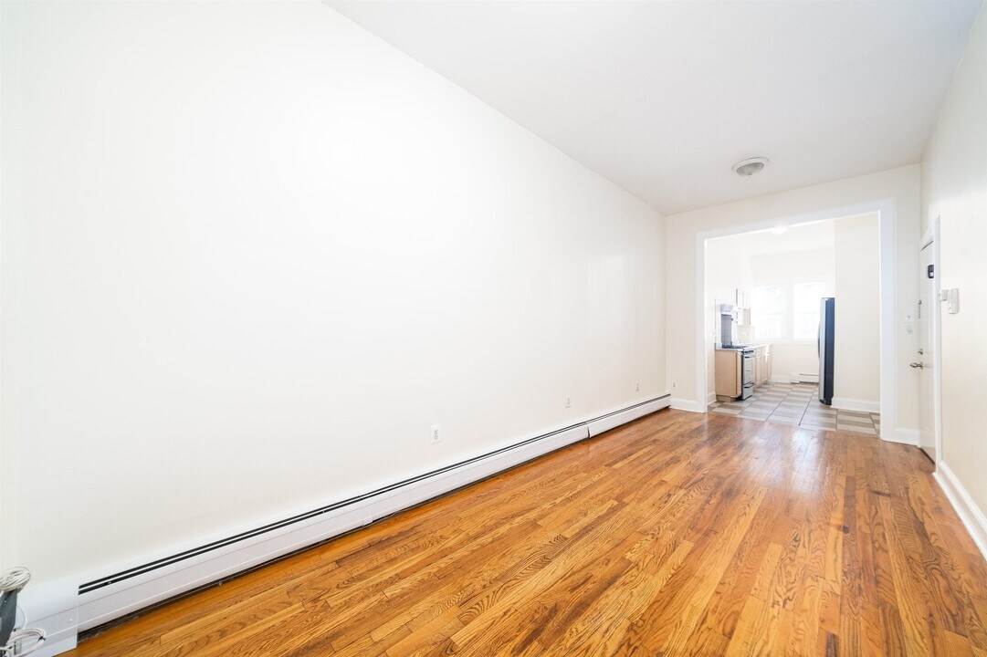 80 Hancock Ave-Unit -1L in Jersey City, NJ - Building Photo