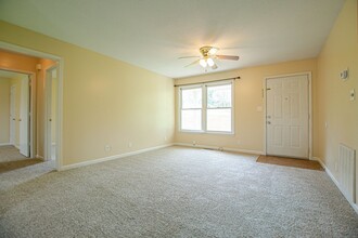 563 Briarwood Dr in Clarksville, TN - Building Photo - Building Photo