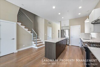 2810 W Walton St in Chicago, IL - Building Photo - Building Photo