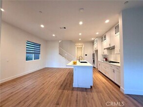 273 Novel in Irvine, CA - Building Photo - Building Photo