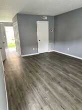 5458 Kenneylane Blvd in Columbus, OH - Building Photo - Building Photo