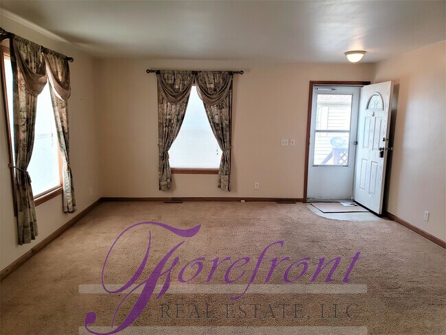 738 S 4th St in Glenrock, WY - Building Photo - Building Photo