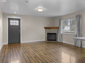 3610 SE 141st Ave in Portland, OR - Foto de edificio - Building Photo