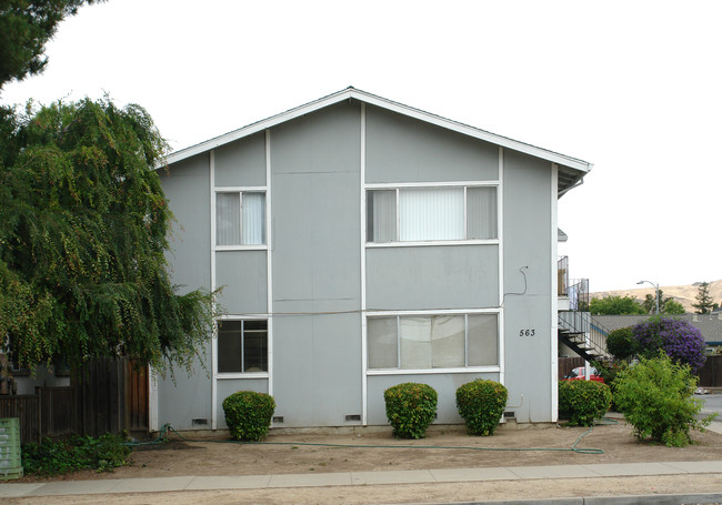 563 Branham Ln E in San Jose, CA - Foto de edificio - Building Photo