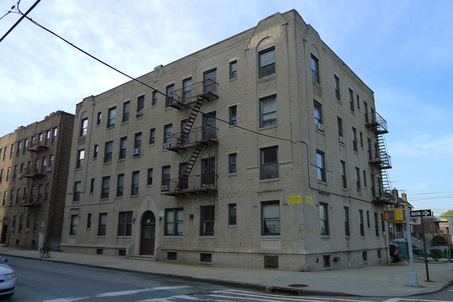 1865 Bogart Ave in Bronx, NY - Foto de edificio - Building Photo