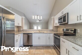 2223 Barkwood Ct in Lake Mary, FL - Foto de edificio - Building Photo