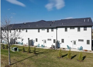 Willow Cascades Townhomes in Mankato, MN - Building Photo - Building Photo
