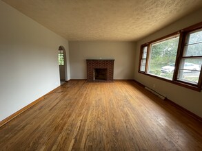 122 Merry Acres Dr in Madison Heights, VA - Building Photo - Building Photo