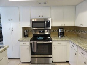 7207 15th Ave Dr W in Bradenton, FL - Building Photo - Building Photo