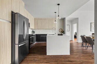 5515 Humming Bird Ln in Austin, TX - Building Photo - Building Photo