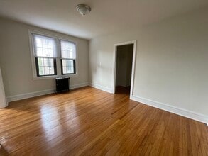 Victoria Arms Apartments in Havertown, PA - Foto de edificio - Building Photo