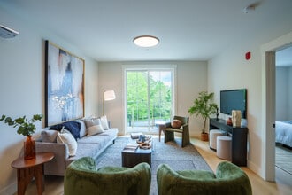 100 Plank in Bedford, MA - Building Photo - Interior Photo