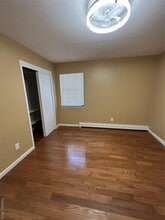 158 Farmers Ave in Lindenhurst, NY - Building Photo - Building Photo