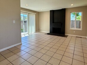 396 Nature Dr in San Jose, CA - Building Photo - Building Photo