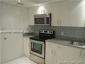 16701 NE 14th Ave in Miami, FL - Building Photo - Building Photo
