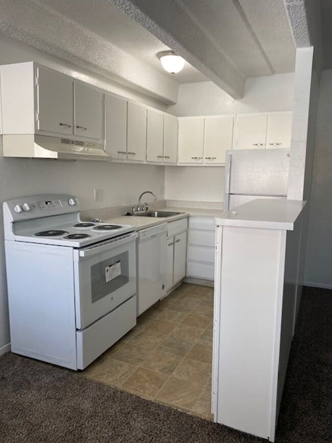 property at 2401 S Gaylord St