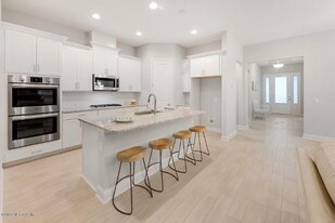 28 Stansbury Ln in St. Augustine, FL - Building Photo