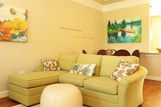 Yorktown Arch in Yorktown, VA - Foto de edificio - Interior Photo