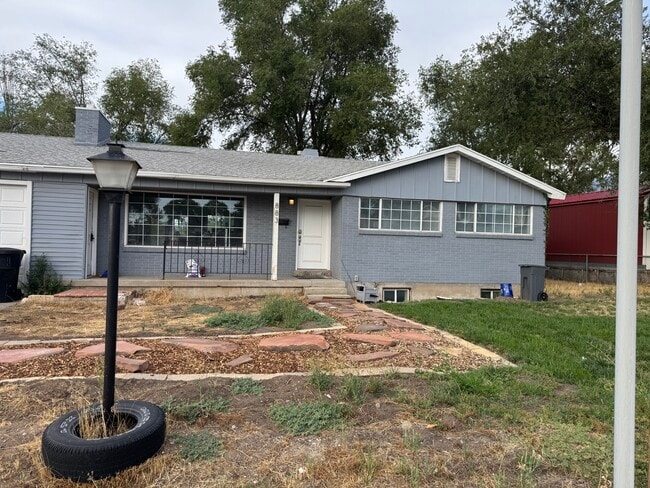 property at 883 E Sego Lily Dr