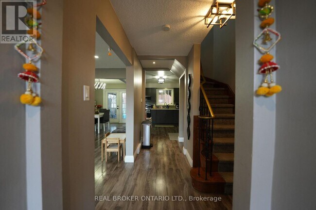 8 Ralgreen Crescent in Kitchener, ON - Building Photo - Building Photo
