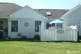 110 Waterside Blvd in Monroe Township, NJ - Building Photo - Building Photo