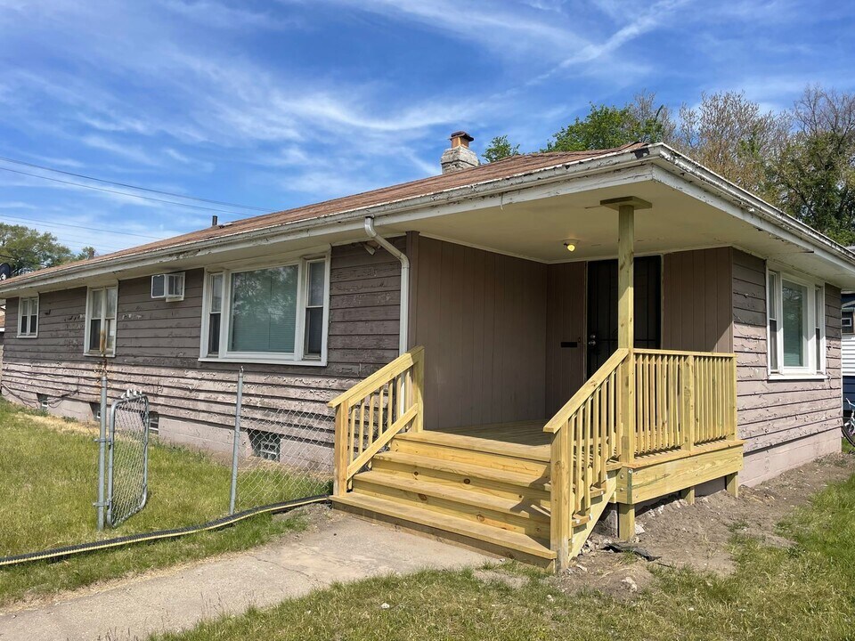 1434 Carolina St in Gary, IN - Building Photo