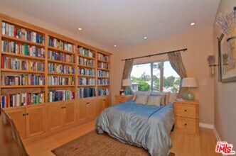 612 S Barrington Ave-Unit -415 in Los Angeles, CA - Building Photo - Building Photo