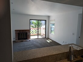 9388 Twin Trails Dr, Unit 205 in San Diego, CA - Building Photo