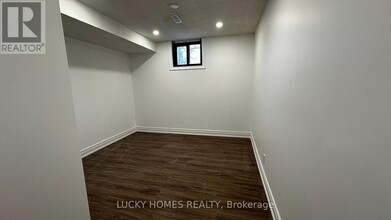 33 Vanstone Ct. in Bowmanville, ON - Building Photo - Building Photo