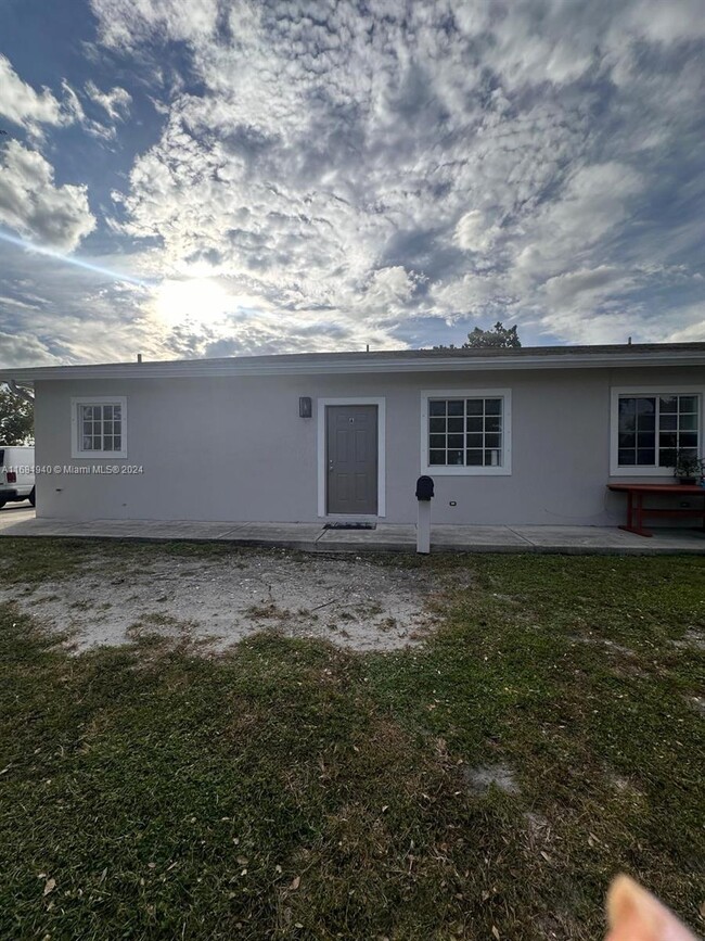 2301 Wilson St in Hollywood, FL - Building Photo - Building Photo