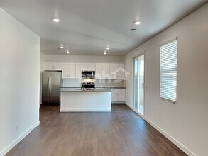 2124 W Alicia Dr in Phoenix, AZ - Foto de edificio - Building Photo