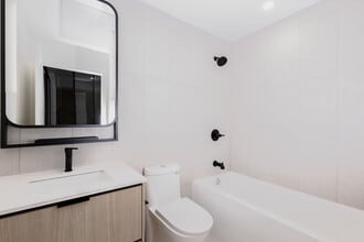 1050 Eastern Ave in Toronto, ON - Building Photo - Building Photo