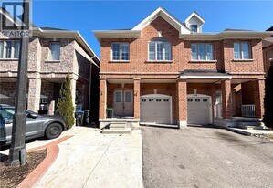 866 Francine Cres in Mississauga, ON - Building Photo