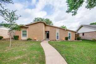 3401 High Plateau Dr in Garland, TX - Building Photo