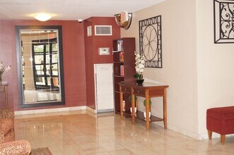 200 Ledgewood Dr in Stoneham, MA - Building Photo - Building Photo