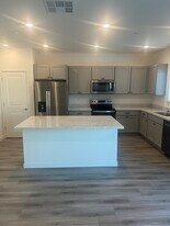 8081 Trapper Ranch Rd in Roseville, CA - Building Photo