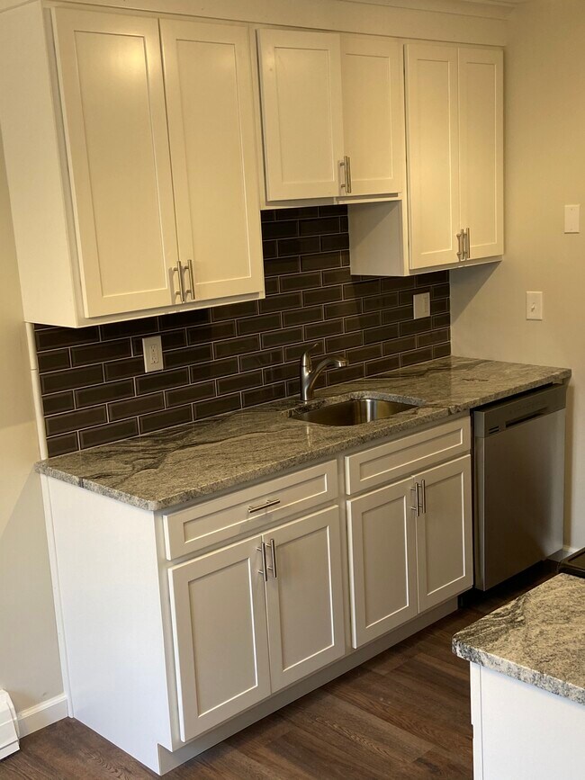 93 Balance Rock Rd Rentals in Seymour, CT