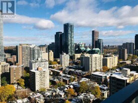 28 Wellesley St E in Toronto, ON - Building Photo