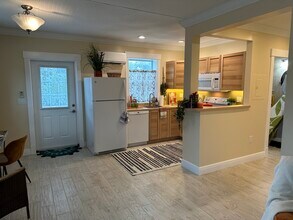 112 Parker Dr in Islamorada, FL - Building Photo - Building Photo