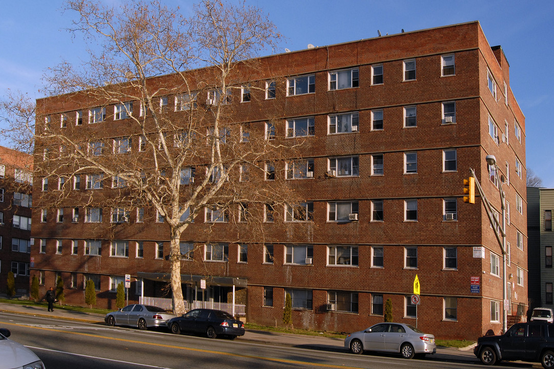 2500 John F Kennedy Blvd in Jersey City, NJ - Building Photo