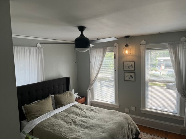 1238 Williamson St, Unit Apt2 in Madison, WI - Foto de edificio - Building Photo